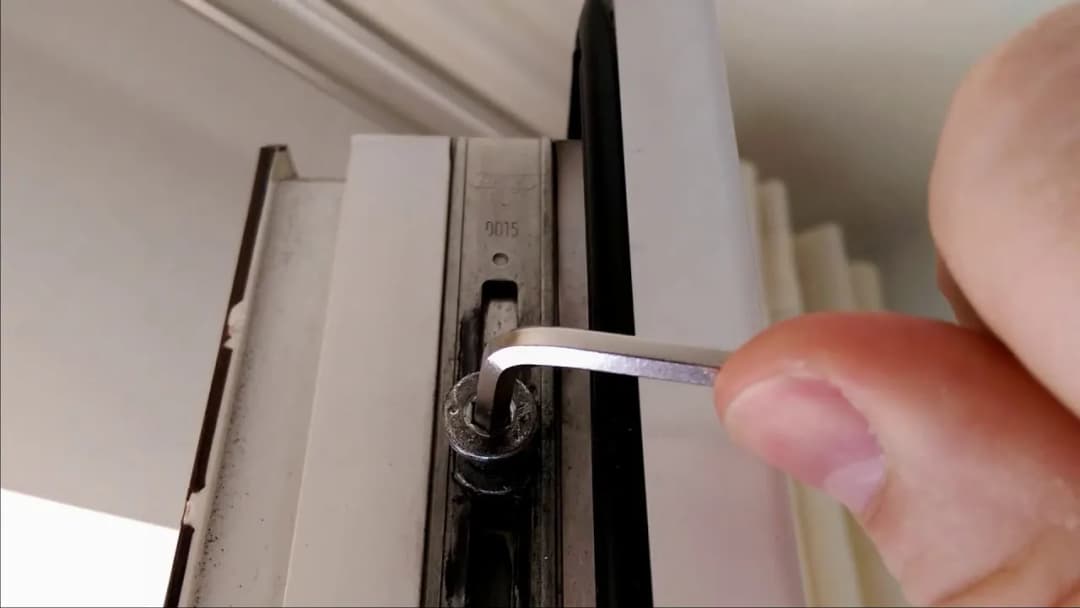 Jak wyregulować stare okna plastikowe i uniknąć problemów z izolacją