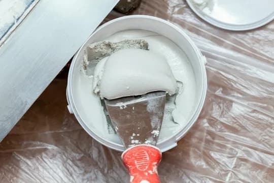 Gładź szpachlowa czy gips - co wybrać, aby uniknąć błędów w wykończeniach?