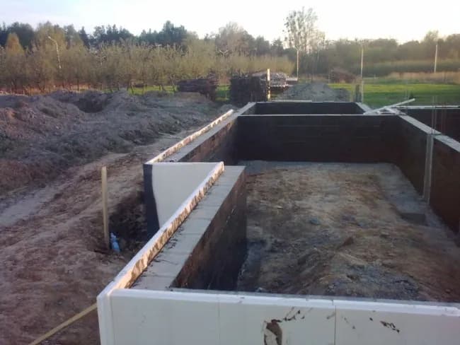 Jaki styropian na fundament wybrać, aby uniknąć błędów i zwiększyć trwałość izolacji?