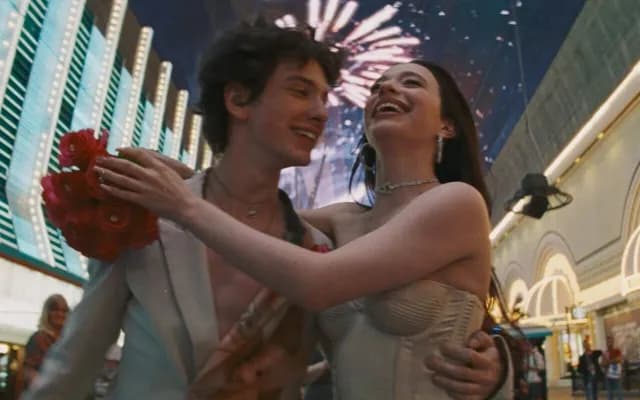 Anora: Spojrzenie krytyczne na problemy społeczne i emocje bohaterów