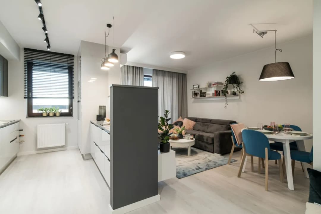 Jak skutecznie oddzielić kuchnię od przedpokoju – praktyczne i stylowe rozwiązania