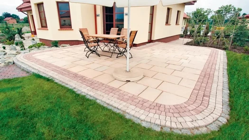 Jak zrobić taras na trawie – uniknij najczęstszych błędów i kosztów