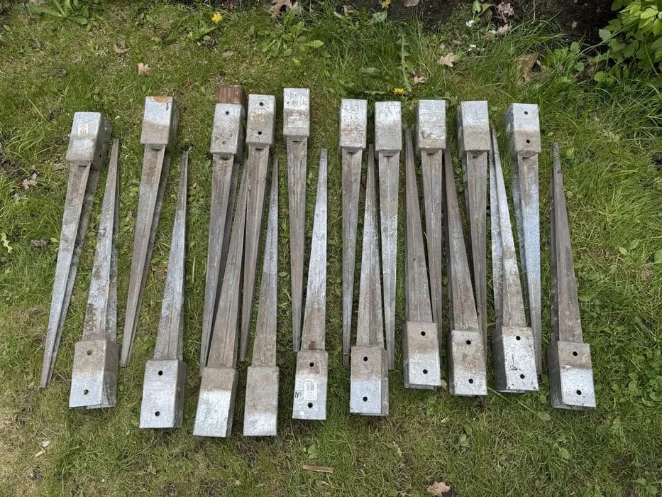 Kotwa do ziemi 10x10 – jak zapewnić stabilność i bezpieczeństwo?